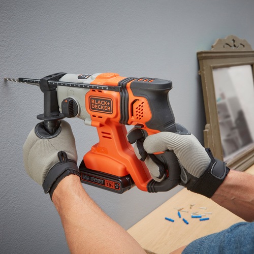 Black and Decker - 18V SDSplus AkkuKombihammer OHNE Akku und Ladegert - BCD900B