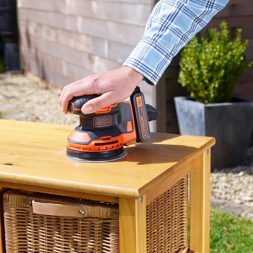 Black and Decker - 18V AkkuExzenterschleifer ohne Akku und Ladegert - BDCROS18N