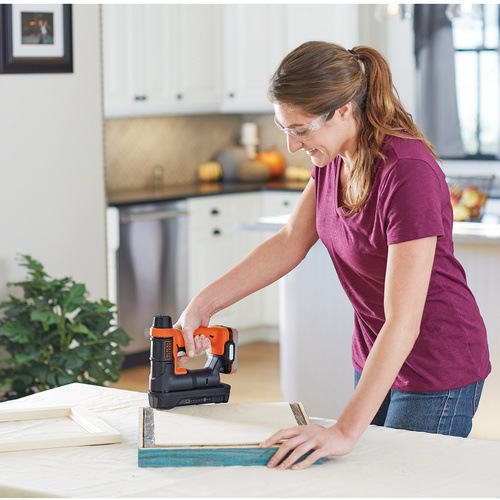 Black and Decker - 12V AkkuTackerNagler - BDCT12N