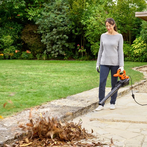 Black and Decker - 2300 Watt 3in1 ElektroLaubsauger - BEBLV230