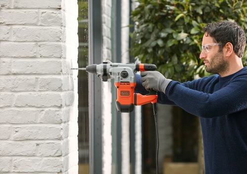 Black and Decker - 1250W SDSPlus Bohr und Meielhammer mit Koffer - BEHS03K