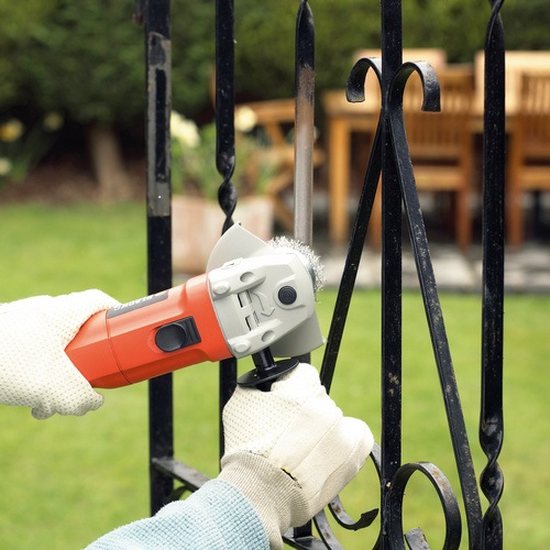 Black and Decker - 710W Winkelschleifer - CD115KAX