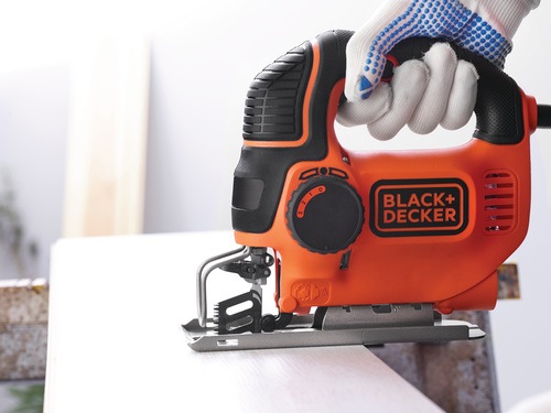 Black and Decker - 620W ElektronikPendelhubstichsge im Koffer - KS901PEK